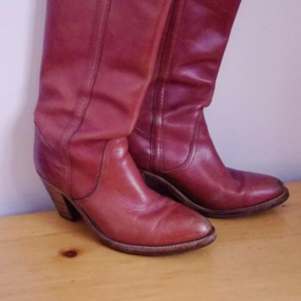 Vintage Frye Heeled Boot 7110